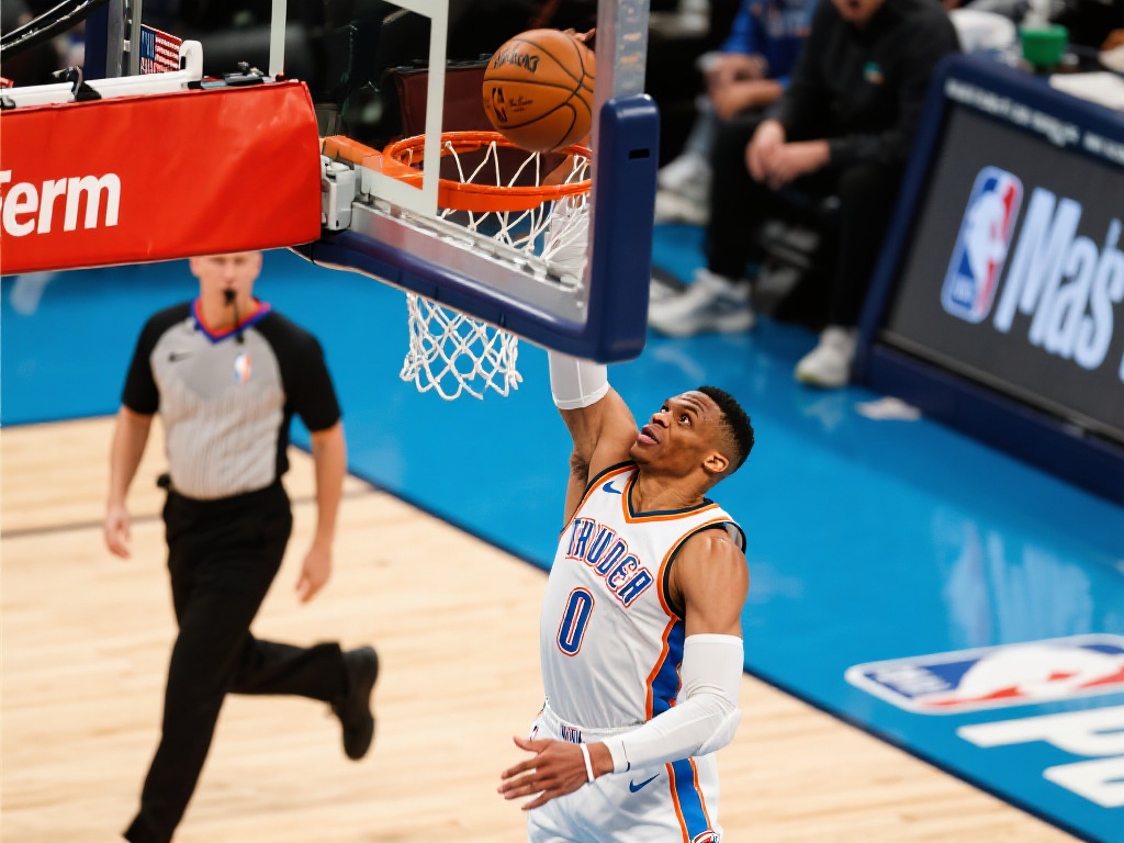 在快攻的最后阶段，威少选择了以一记霸气的